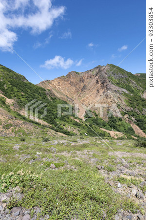 Asahidake seen from the Nasudake mountain trail in Tochigi Prefecture 93303854