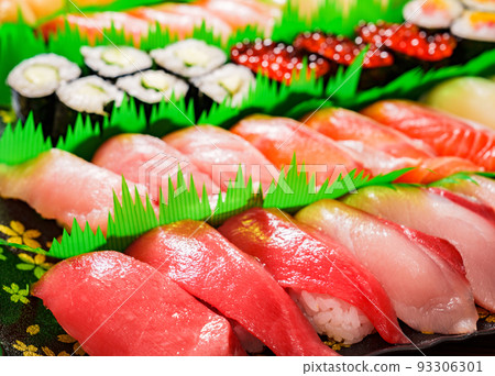 Sushi Sushi [Image of delivery in a sushi oke] 93306301