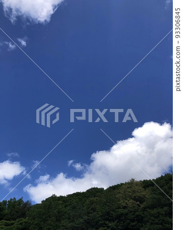 Blue sky and white clouds 93306845
