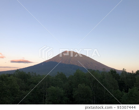 Evening mountain 93307444