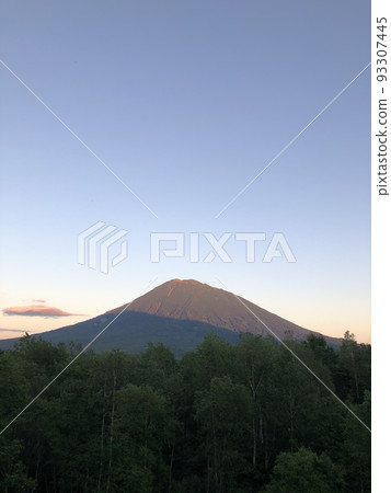 Evening mountain 93307445