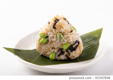 青豆咸昆布飯糰(配國產薏米) 青豆咸昆布飯糰(配國產薏米) 93307696