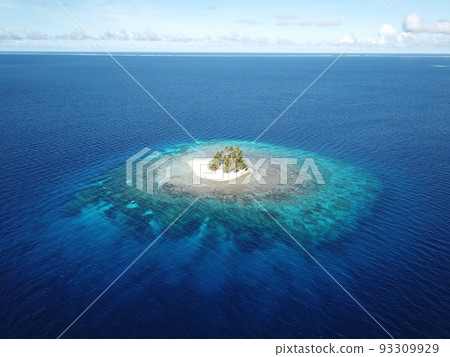 Uninhabited island JEEP island in Chuuk, Micronesia. Here is the world's greatest wreck diving destination. 93309929