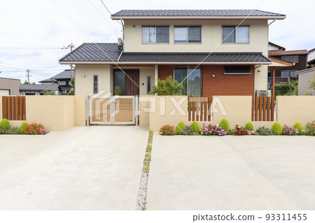 有門的房子的樣子　　 93311455