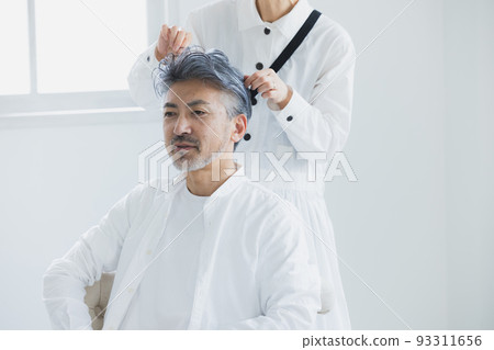 Men and women with gray hair to make hair Men and women with gray hair to make hair 93311656