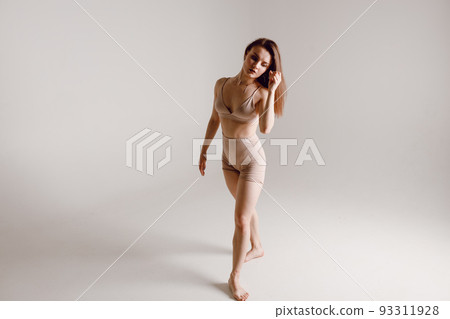 Young woman dancer dancing high heels dance 93311928