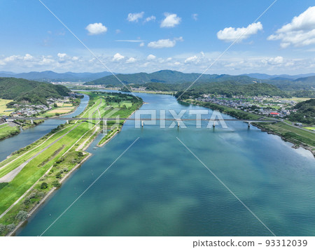 高知縣四萬十市四萬十川和四萬十橋 93312039