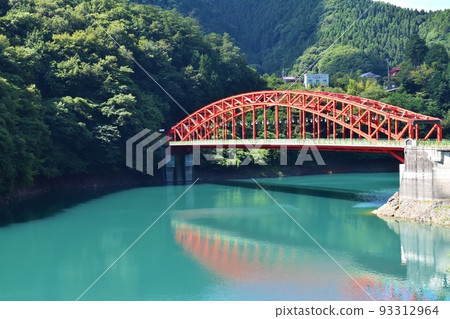 東京奧多摩湖峰谷橋 東京奧多摩湖峰谷橋 93312964