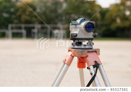 Optical instrument level at construction site 93317381