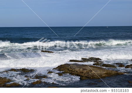 Rough waves in rocky areas of the Sea of Japan 93318183