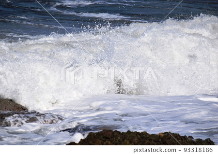 Rough waves in rocky areas of the Sea of Japan Rough waves in rocky areas of the Sea of Japan 93318186