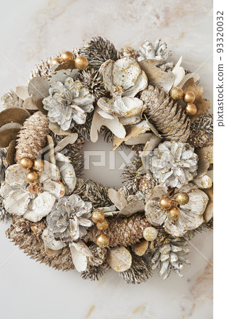 Christmas wreath on marble background Christmas wreath on marble background 93320032