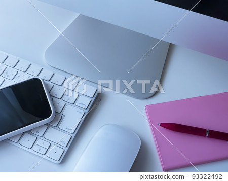 Business image of notebooks, PCs, smartphones (female) 93322492