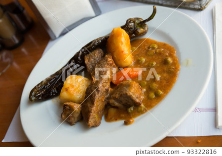 Delicious beef stew with potato Delicious beef stew with potato 93322816