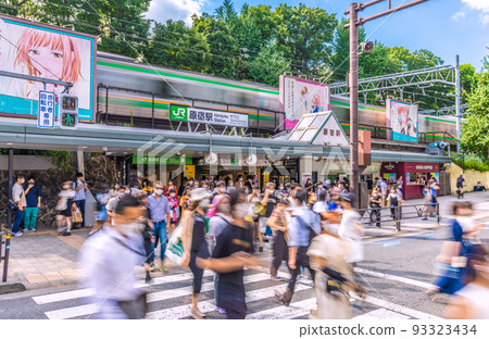 Tokyo cityscape in Japan Over 260,000, the highest number in the country for two consecutive days. World record for 4 weeks...A lot of people at Harajuku station...=August 19 93323434
