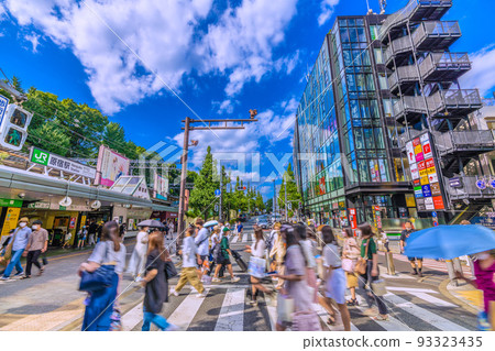Tokyo cityscape in Japan Over 260,000, the highest number in the country for two consecutive days. World record for 4 weeks...A lot of people at Harajuku station...=August 19 93323435