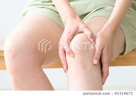 Touch your feet for esthetics and hair removal self-care Touch your feet for esthetics and hair removal self-care 93324673