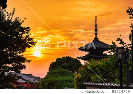 夏天的京都 黃昏的八坂塔 93324799
