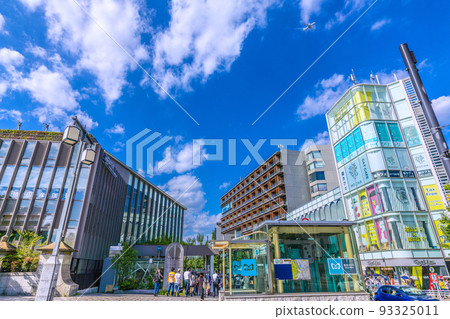 日本東京城市景觀原宿站、新景點“與原宿”、飛機穿過市中心等 = 8 月 19 日 93325011