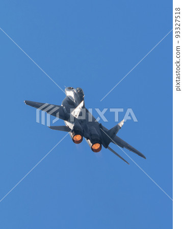 波蘭空軍 MiG-29 示範隊上升 波蘭空軍 MiG-29 示範隊上升 93327518