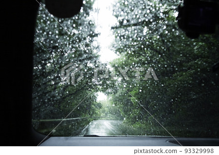 Guerrilla heavy rain image while driving 93329998