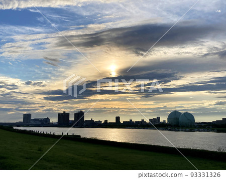 八月信濃川的夕陽 八月信濃川的夕陽 93331326