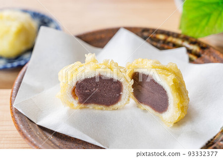 Tempura steamed buns 93332377