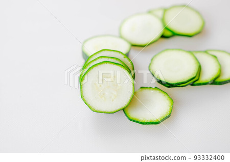 zucchini slices zucchini slices 93332400