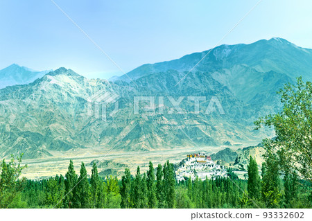 在印度最未開發的地區拉達克俯瞰提克塞修道院 93332602