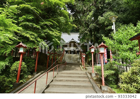通往栃木市出鶴山萬願寺正殿的石階 通往栃木市出鶴山萬願寺正殿的石階 93333042