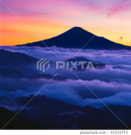 Sea of clouds and Mount Fuji at sunrise Sea of clouds and Mount Fuji at sunrise 93333753