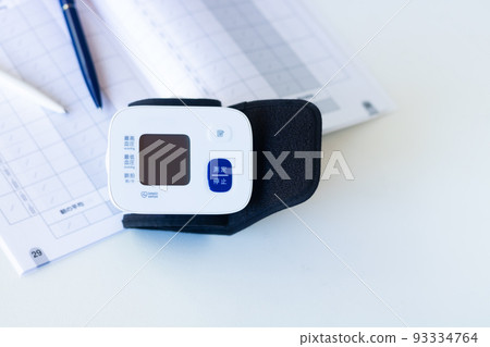 Home blood pressure measurement with a wrist blood pressure monitor 93334764