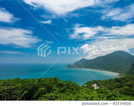 East coast of Taiwan with amazing ocean and mountain views in Hualien, Taiwan. 93334808