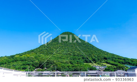 Mt. Iino, also known as Sanuki Fuji, shines in the summer blue sky Mt. Iino, also known as Sanuki Fuji, shines in the summer blue sky 93336963