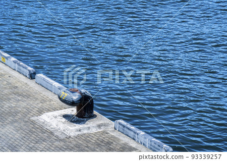 Dock at Yokohama Port [Yokohama City, Kanagawa Prefecture] 93339257