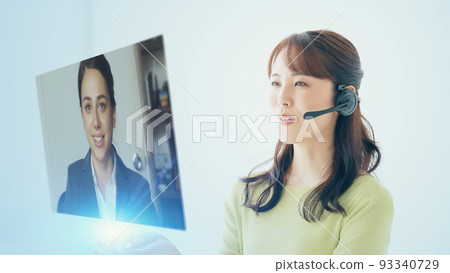 女人談視頻通話 93340729