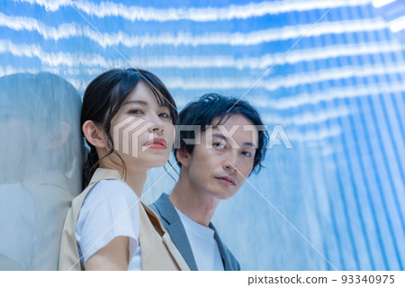 年輕男女的肖像 年輕男女的肖像 93340975