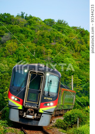 2700 series 3-car train Limited Express Uzushio 93344233