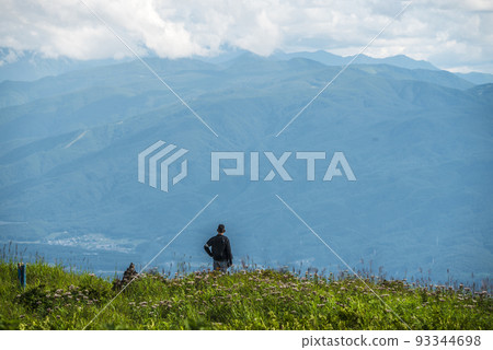 長野縣金星線風景、南阿爾卑斯山、藍天白雲[8月] 93344698