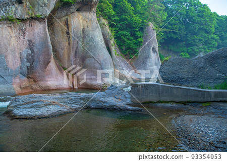Fukiware Gorge Strangely shaped rocks Near Fukiware Falls Early summer scenery Fukiware Gorge Strangely shaped rocks Near Fukiware Falls Early summer scenery 93354953