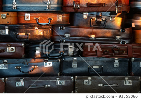 Vintage travel suitcases. Set of old suitcases. Vintage travel bags. Vintage travel suitcases. Set of old suitcases. Vintage travel bags. 93355060