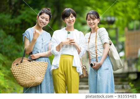 女孩的旅行 93355485