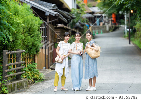 女孩的旅行 93355782