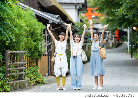 女孩的旅行 93355783