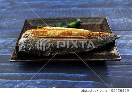 Grilled mackerel with plenty of DHA, a blue fish on the table Grilled mackerel with plenty of DHA, a blue fish on the table 93356369