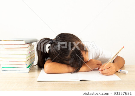 Child who cannot concentrate on study Child who cannot concentrate on study 93357681