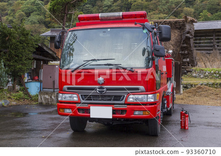 Standby fire engine Fire engine Emergency vehicle Shirakawa-go Standby fire engine Fire engine Emergency vehicle Shirakawa-go 93360710