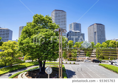 Rotary in front of JR Kawaguchi Station and Kawaguchi Nishi Park 93365763