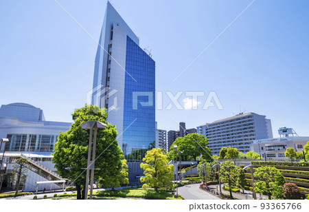 The rotary in front of JR Kawaguchi Station and the Kawaguchi General Cultural Center Lilia building 93365766
