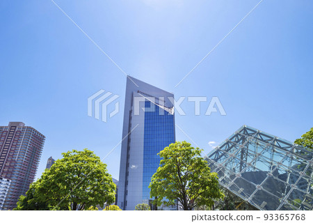 Kawaguchi Nishi Park and the Kawaguchi Cultural Center Lilia building 93365768